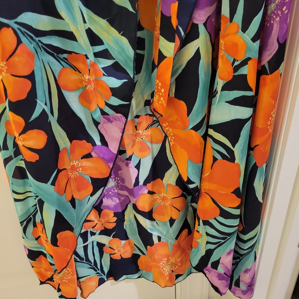Dress - Picture 3 of 4